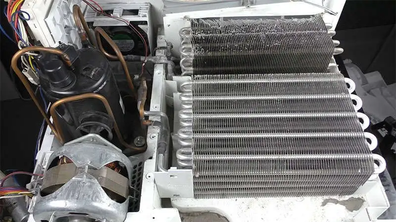 Gruppo condensatore motore asciugatrice