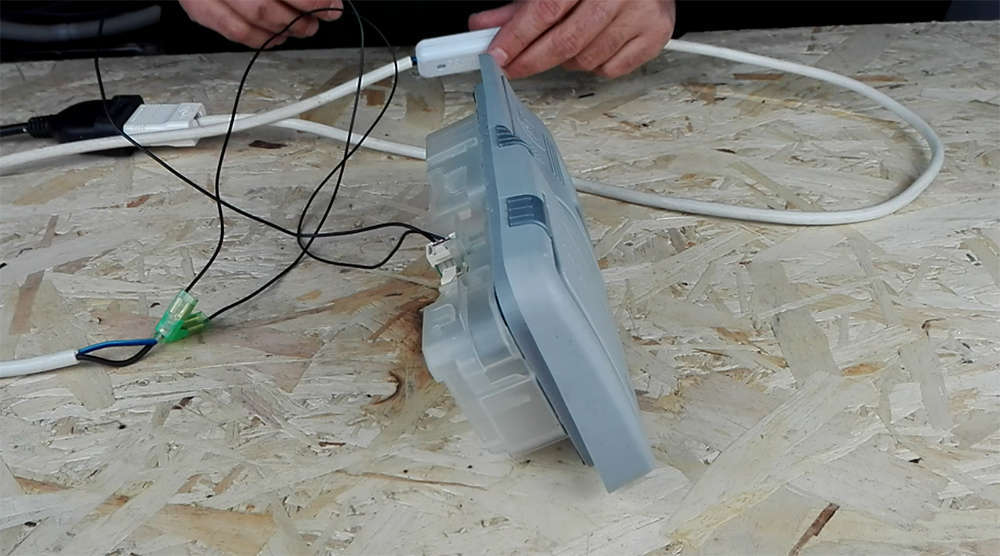 Dosatore detersivo lavastovilgie con innesti connettori